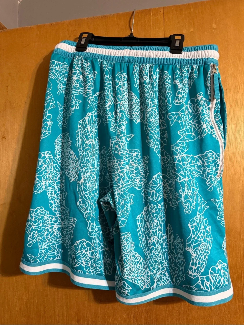 Nike Dri-FIT Men’s Large Basketball Shorts Aqua White All Over Print Zip Pockets